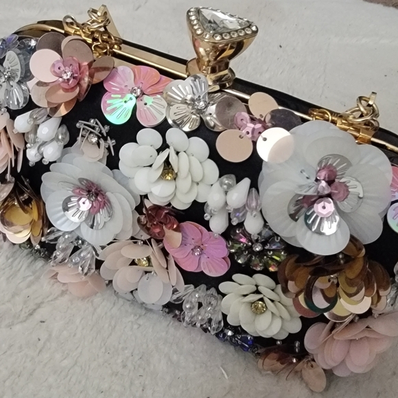 Purse - Picture 2 of 3